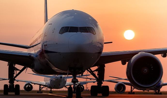 AIRPORT BUS
横浜シティ・エア・ターミナルから、2つの空港へダイレクト。