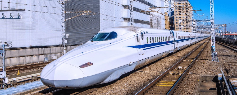 SHINKANSEN ACCESS
新横浜より東海道新幹線で、さらに広がるライフシーン。