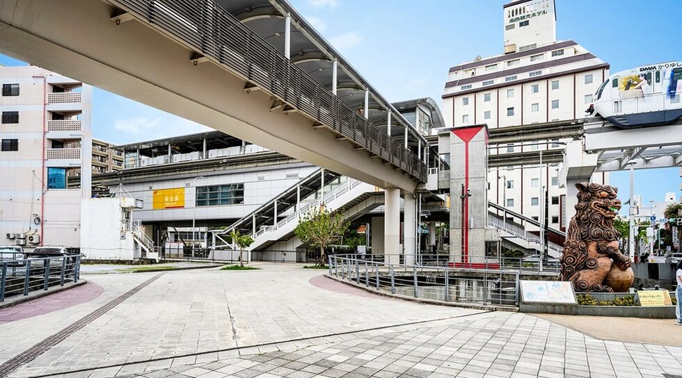 那覇の主要各所へつながる、躍動的なフットワーク。
ゆいレール「牧志」駅へ徒歩10分