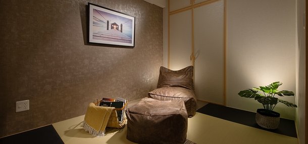 Japanese-style room