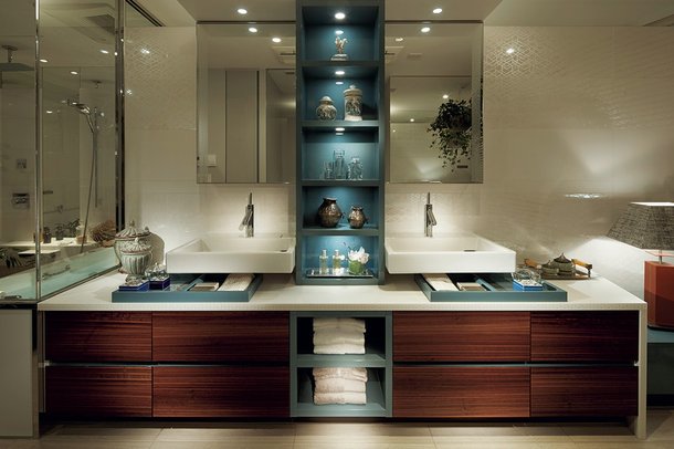 DRESSING ROOM