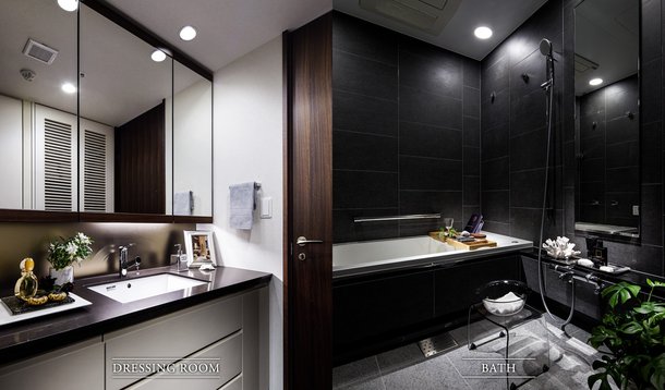 DRESSING ROOM / BATH