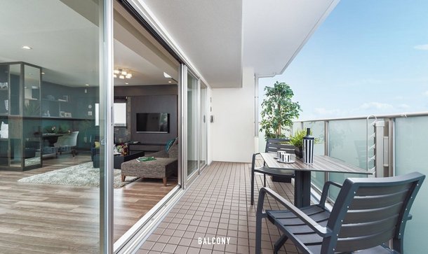 BALCONY