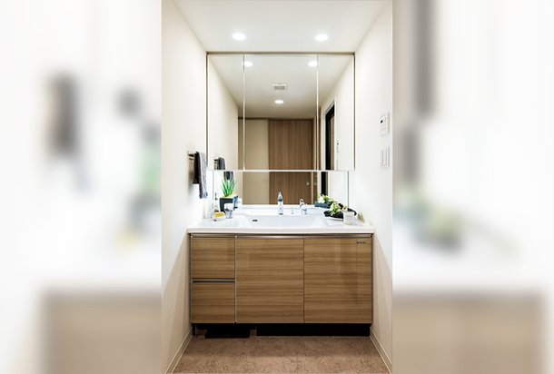 POWDER ROOM