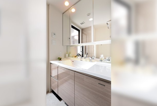 POWDER ROOM