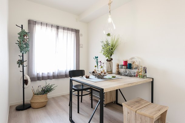 HOBBY ROOM