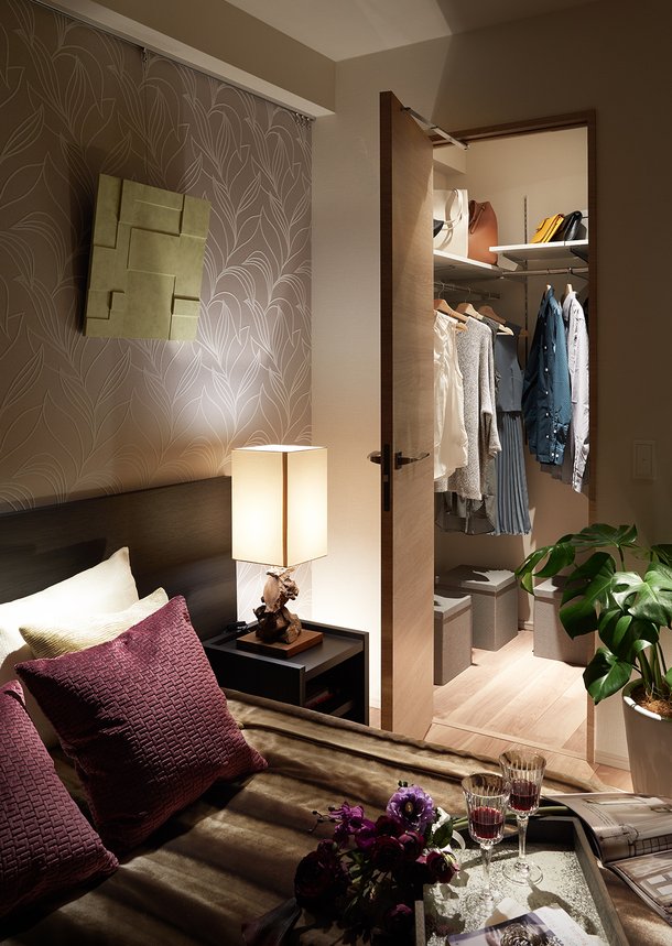 WALK-IN CLOSET