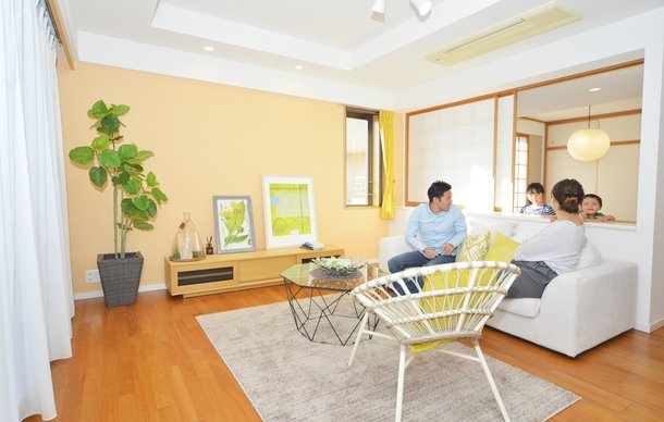 LIVING & JAPANESE ROOM