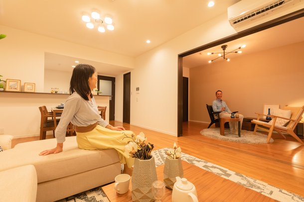 LIVING & PRIVATE ROOM