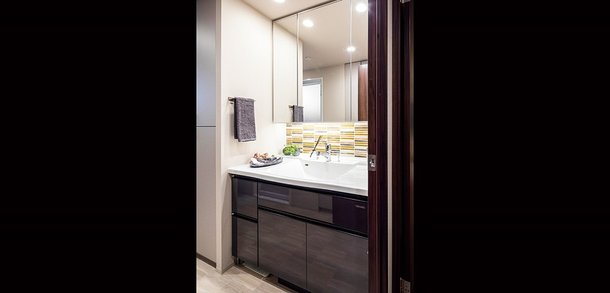 POWDER ROOM