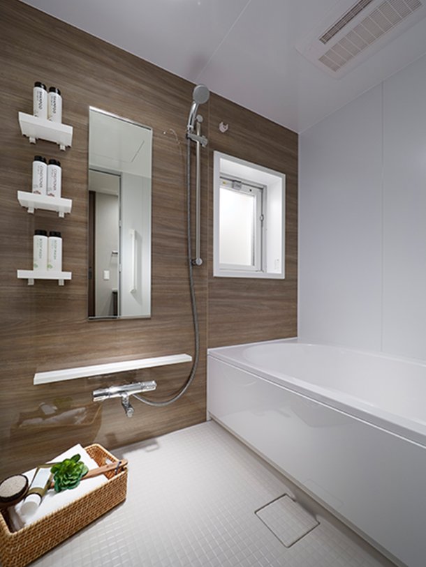 BATHROOM
(バスルーム)