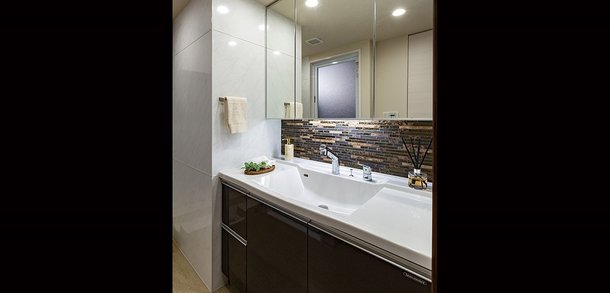 POWDER ROOM