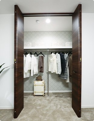 Walk In Closet