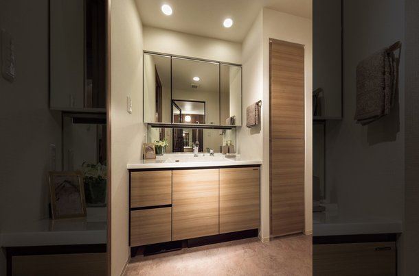 POWDER ROOM