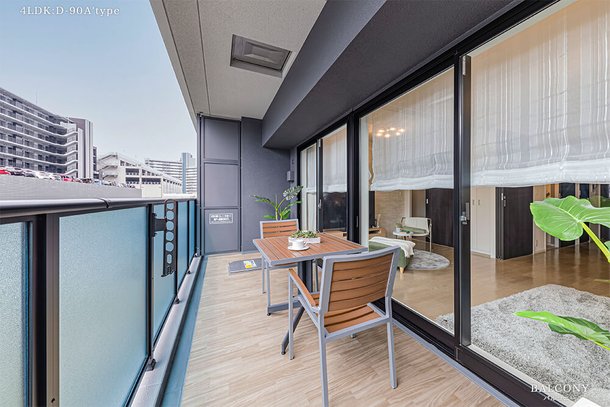 BALCONY