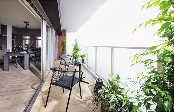 BALCONY