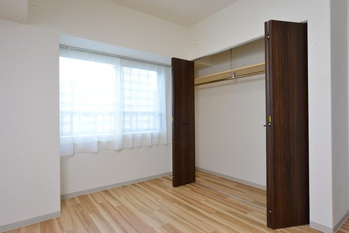 DEN