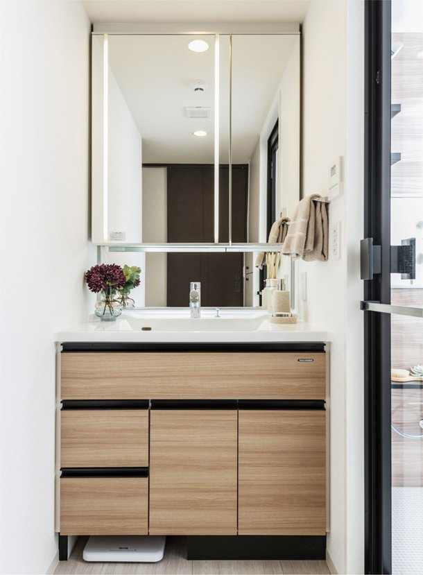 POWDER ROOM