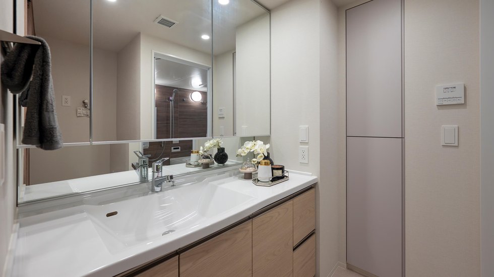 POWDER ROOM