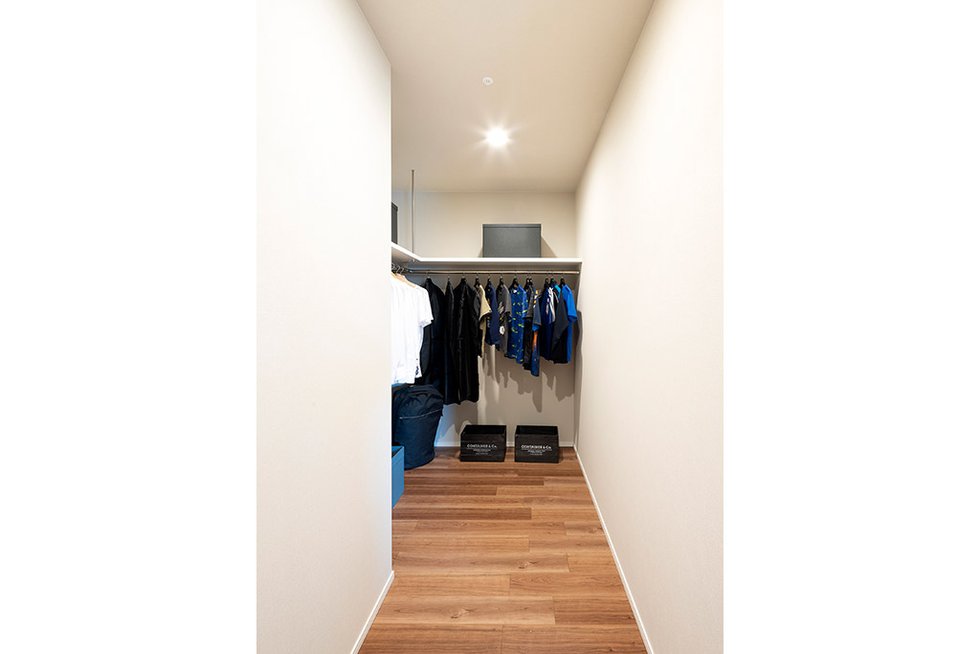 CLOSET