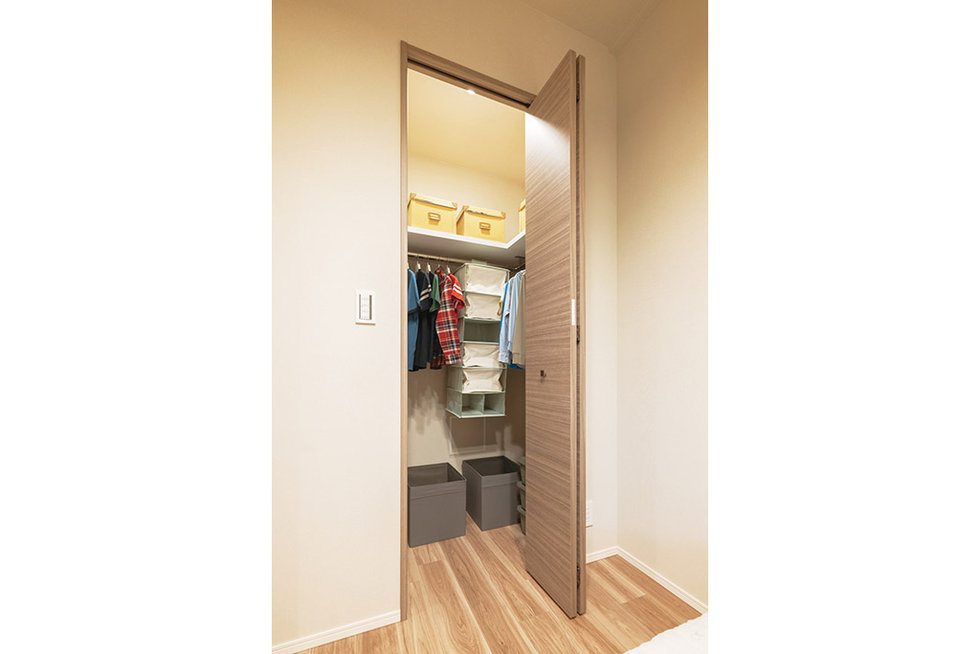 CLOSET