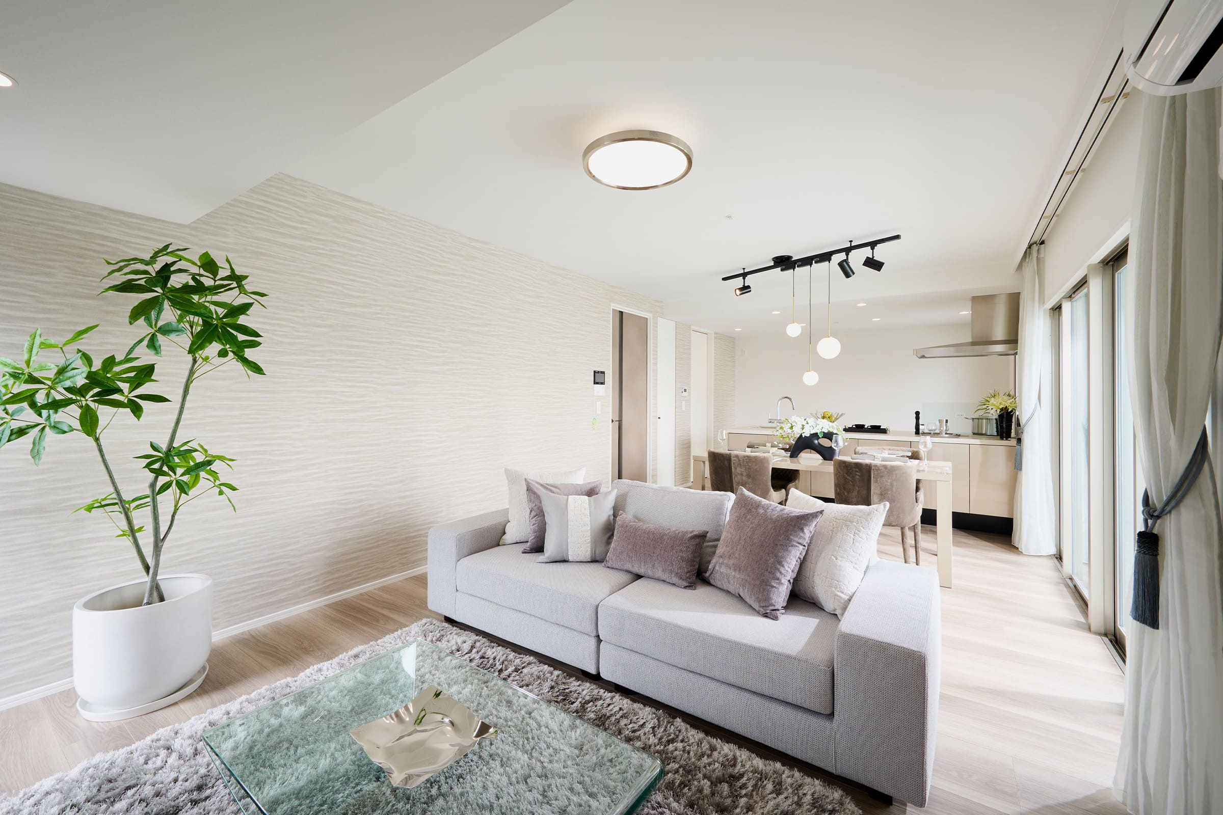 MODEL ROOM(601号室)