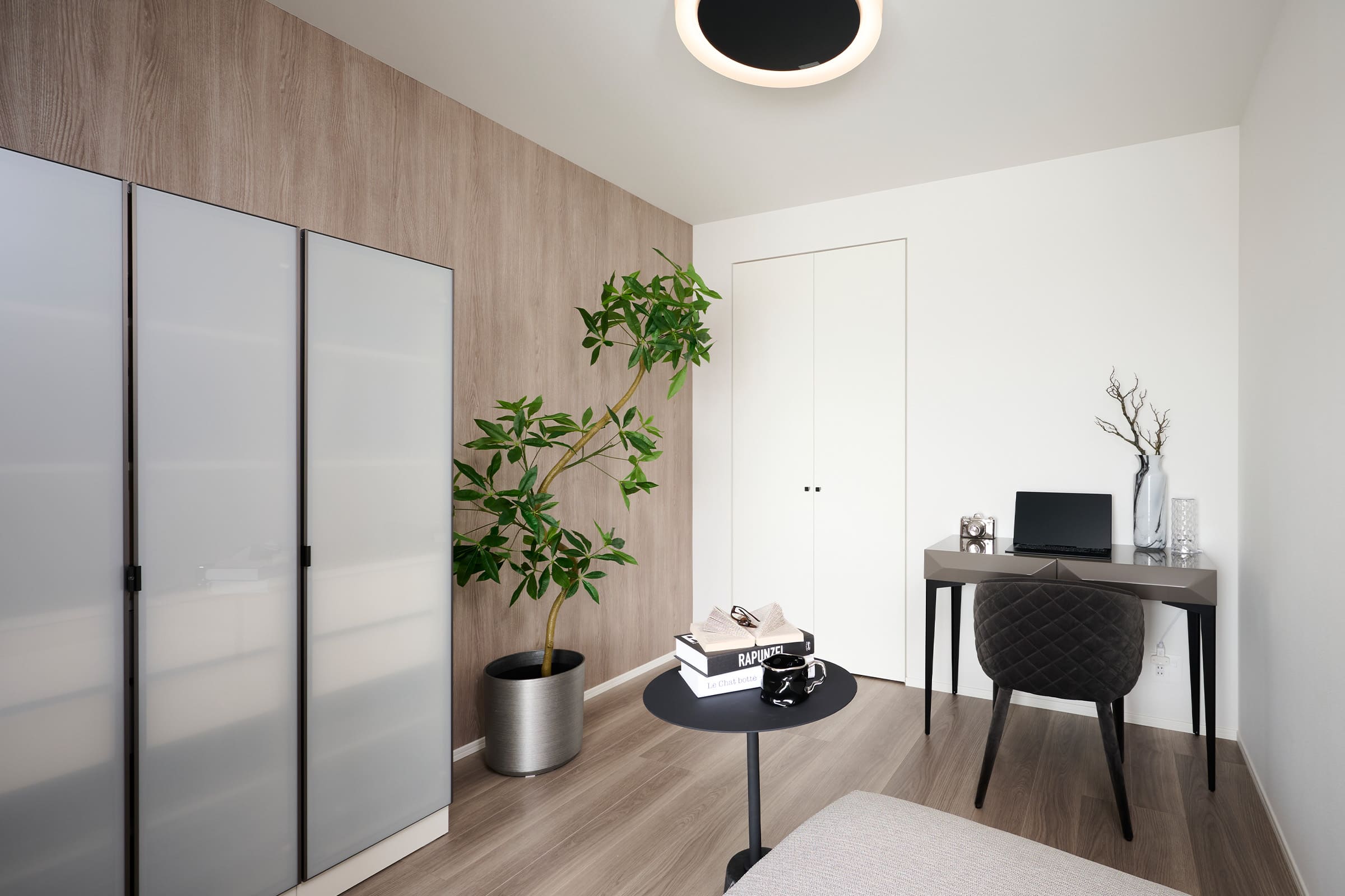 MODEL ROOM（1406号室）