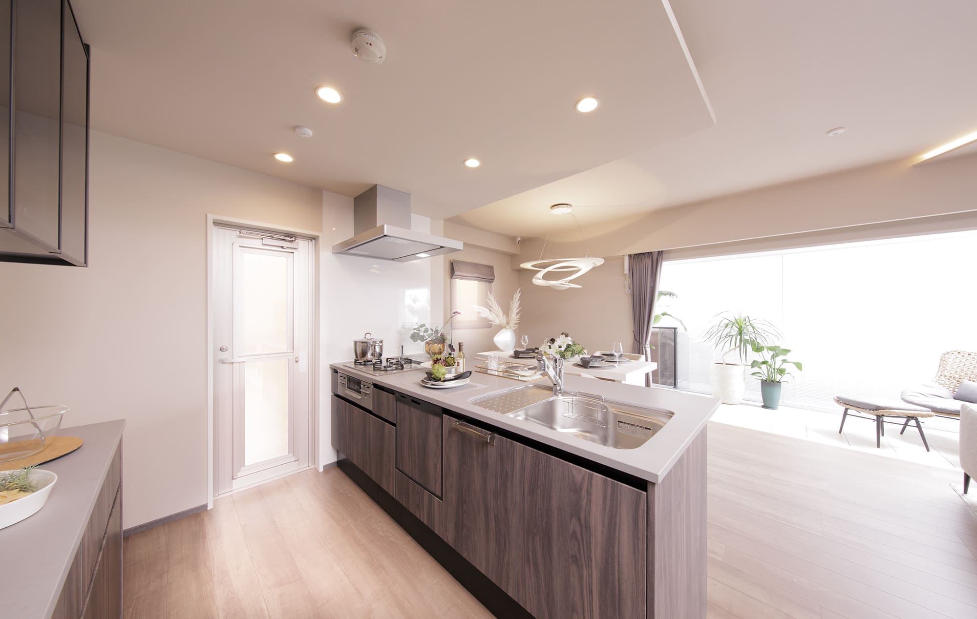 KITCHEN