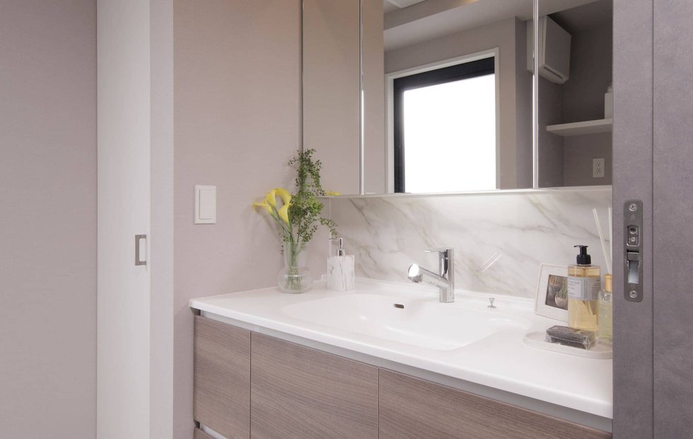 POWDER ROOM