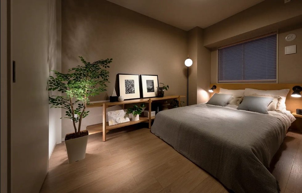 MASTER BEDROOM