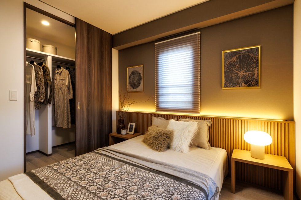 MASTER BEDROOM
