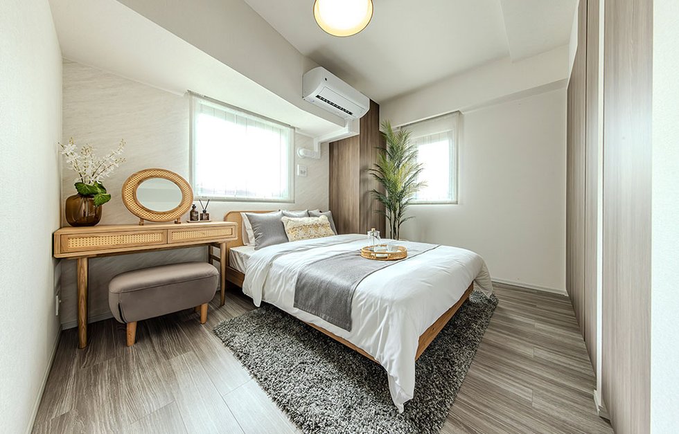 MASTER BEDROOM