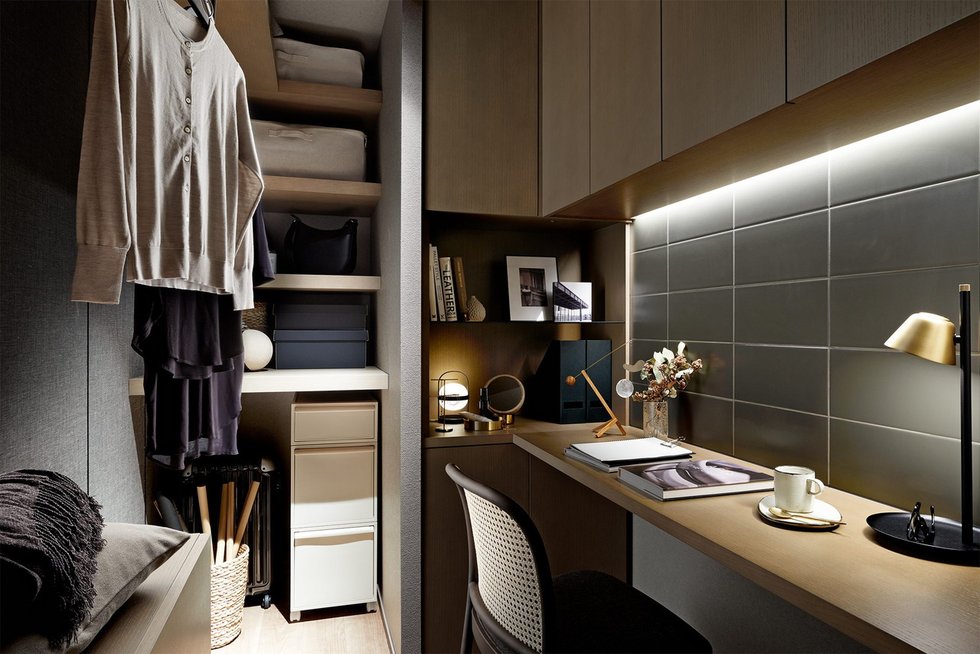 WALK IN CLOSET