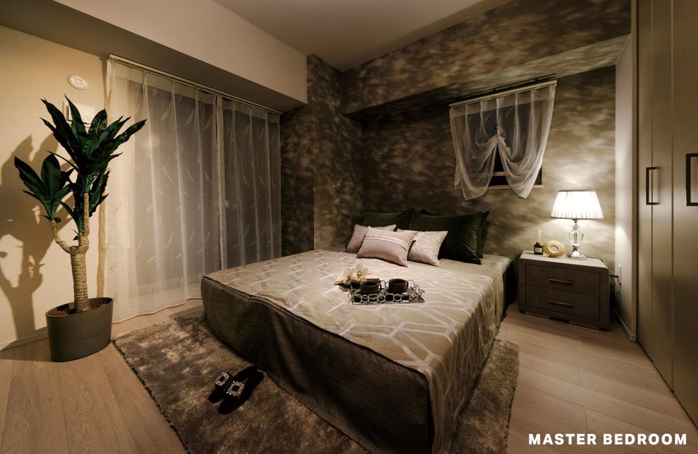 MASTER BEDROOM