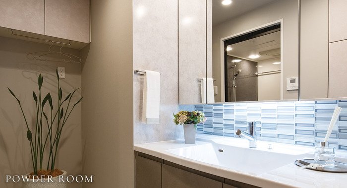 POWDER ROOM