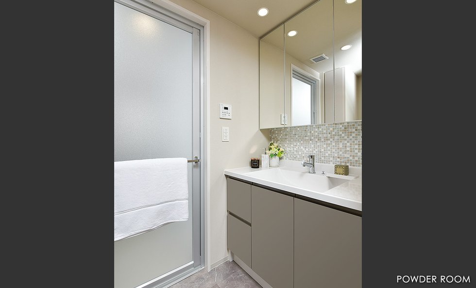 POWDER ROOM