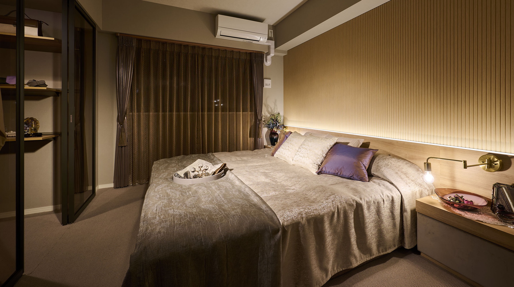 MASTER'S  BEDROOM