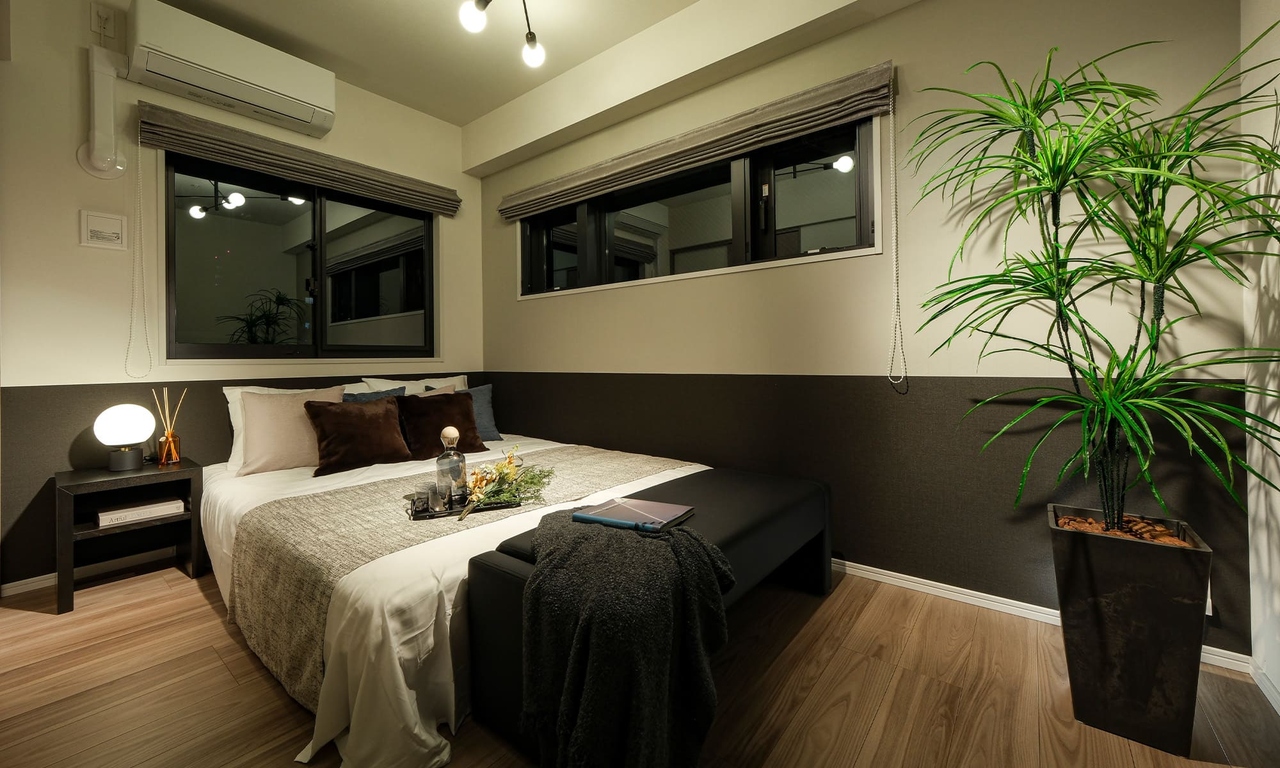 MASTER BEDROOM