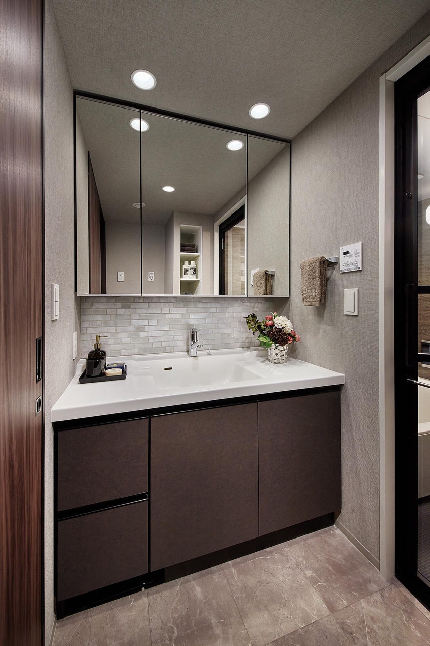 Powder room