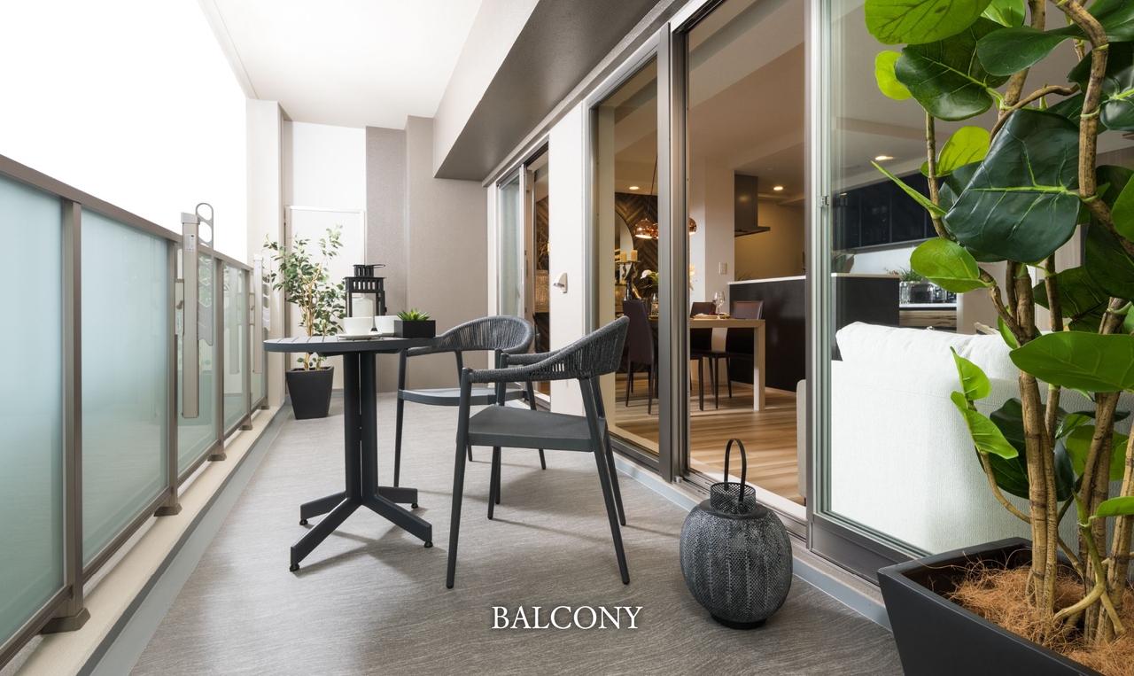 BALCONY