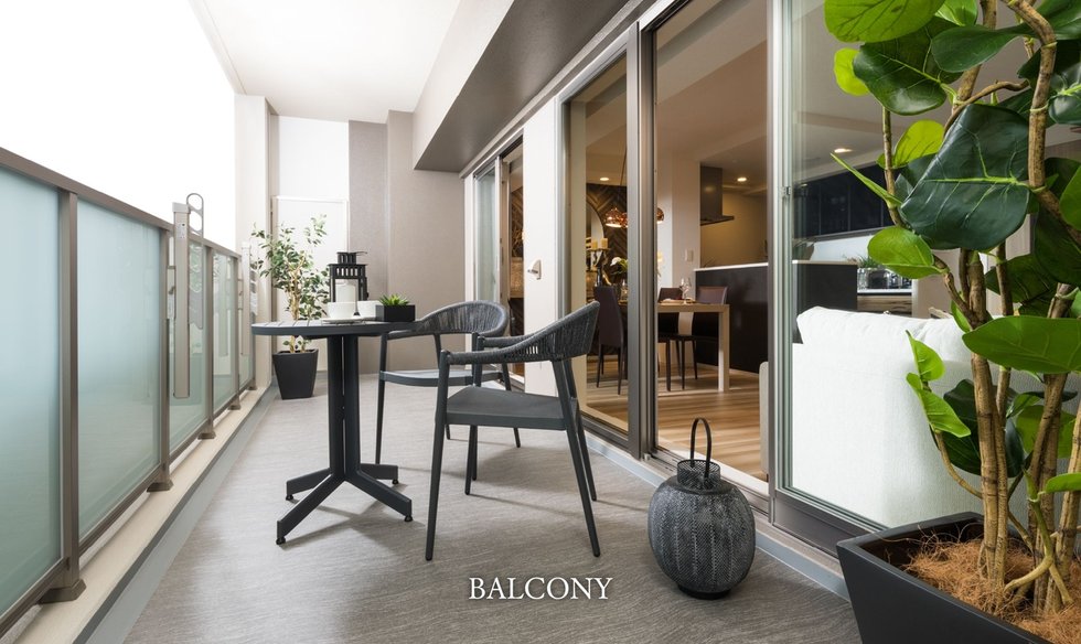 BALCONY