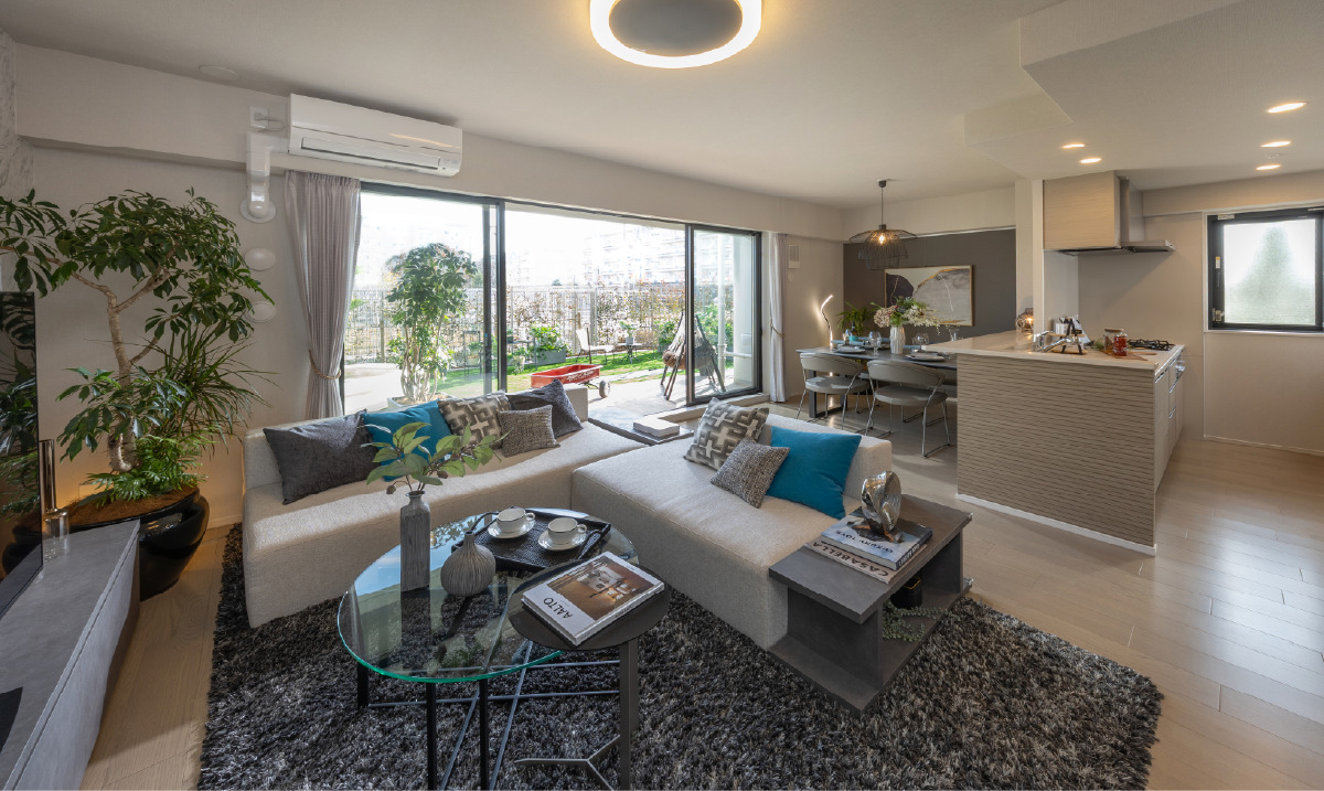 LIVING　DINING