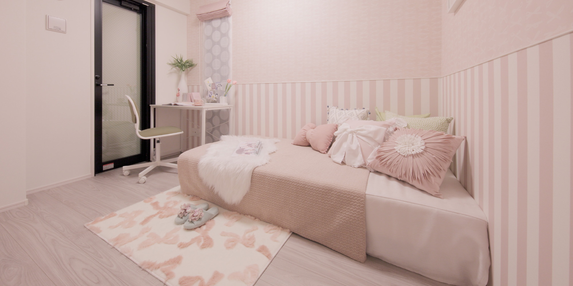 PRIVATE ROOM