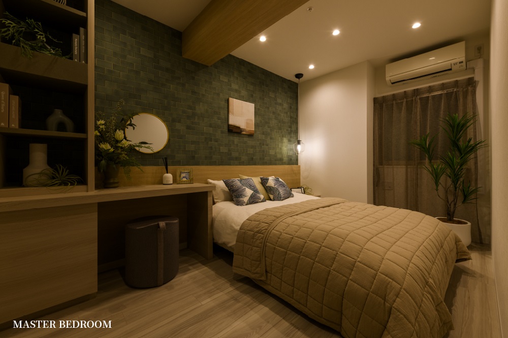 MASTER BEDROOM