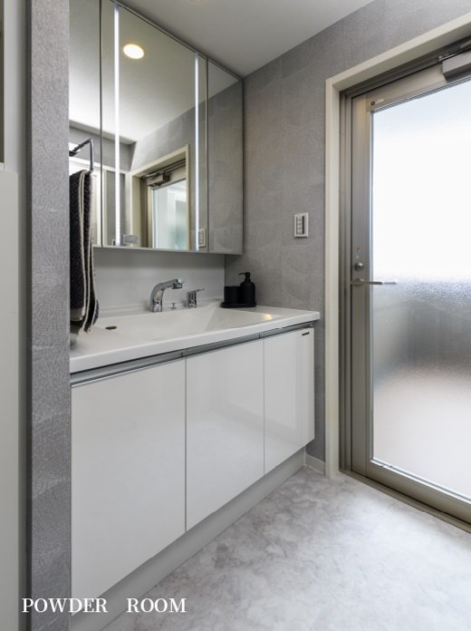POWDER ROOM