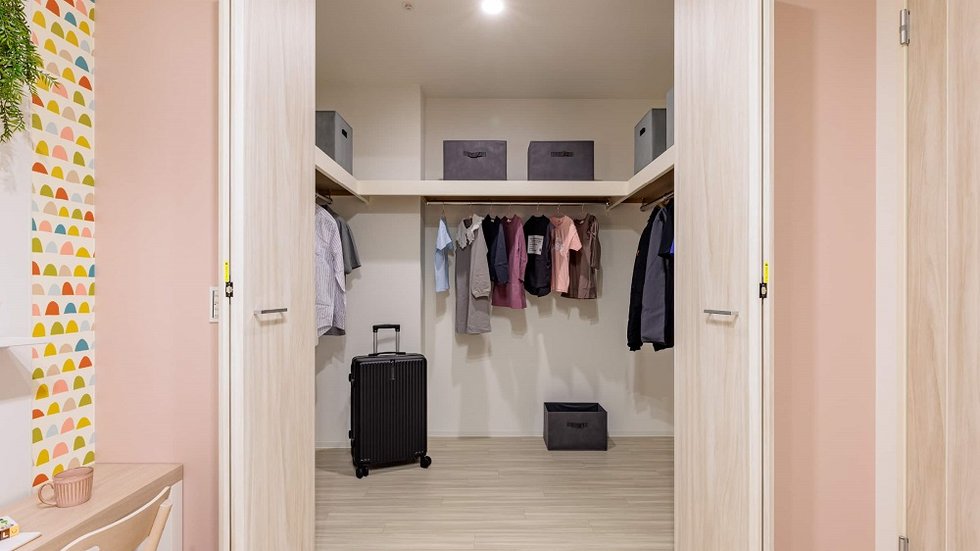 select closet.