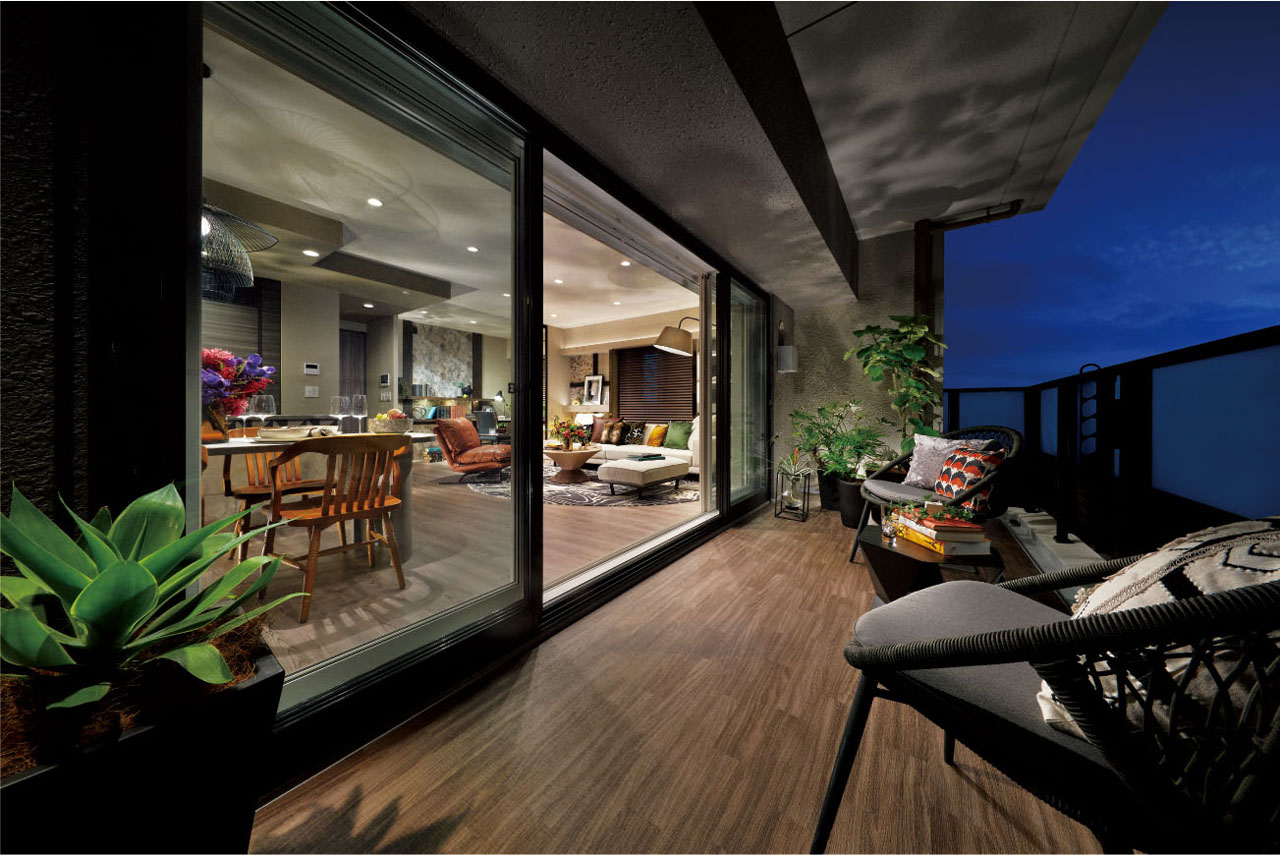 BALCONY