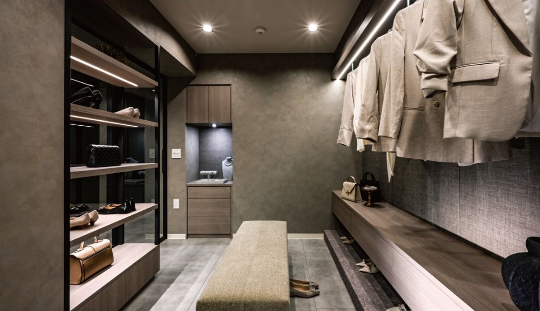 COLLECTION ROOM
