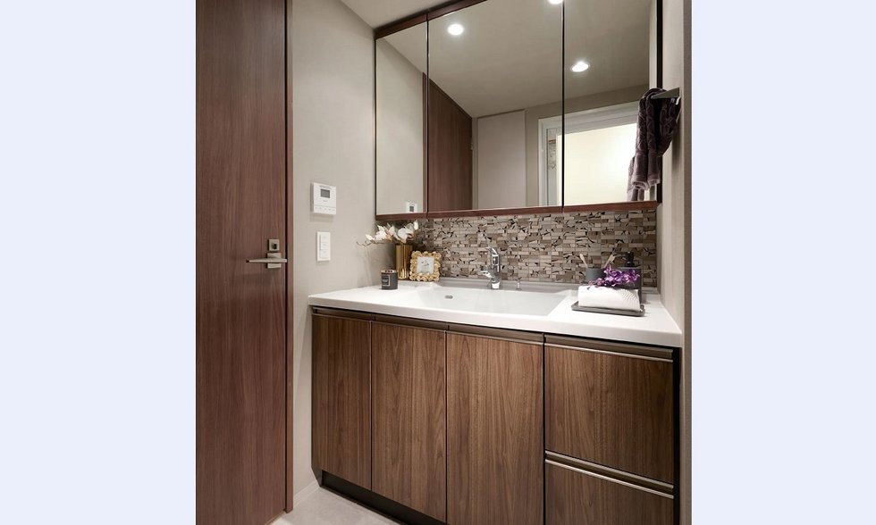 POWDER ROOM