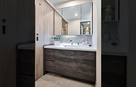 POWDER ROOM